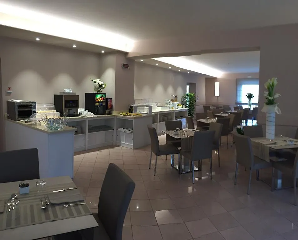 Hotel Dori Peschiera del Garda 3*,
