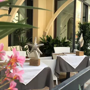 hotel-la-conchiglia.emilia-romagnahotels.net/
